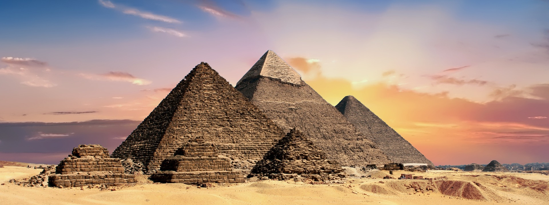 pyramids g3bc0c4170 1920